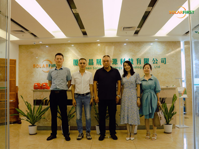Win-Win Cooperation on Innovation - Xinyi Glass Visit SolFirsTech Group